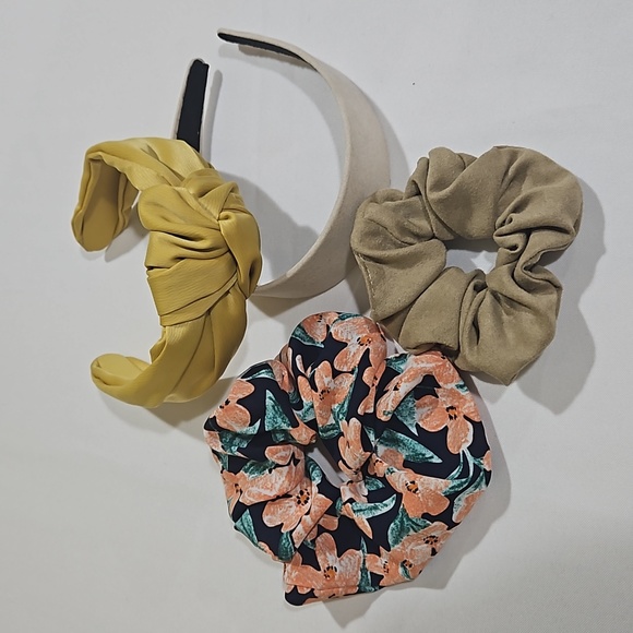 4 piece hair accessory set; Headband 2pc & Scrunchies 2pc. - Picture 1 of 11